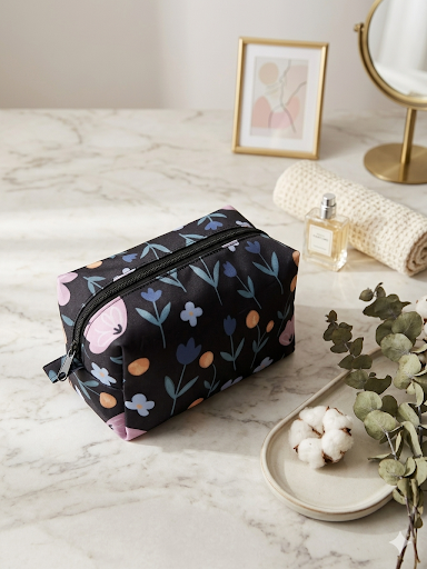 On the Go Makeup Bag